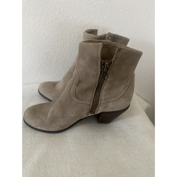 Sam Edelman Ankle Bootie Boots Womens Size 6.5 Beige Heels Side Zip Up Suede - Picture 4 of 5